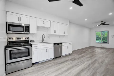 $815,000 | 2018-2020 Northeast 19th Street, Fort Lauderdale, FL 33305