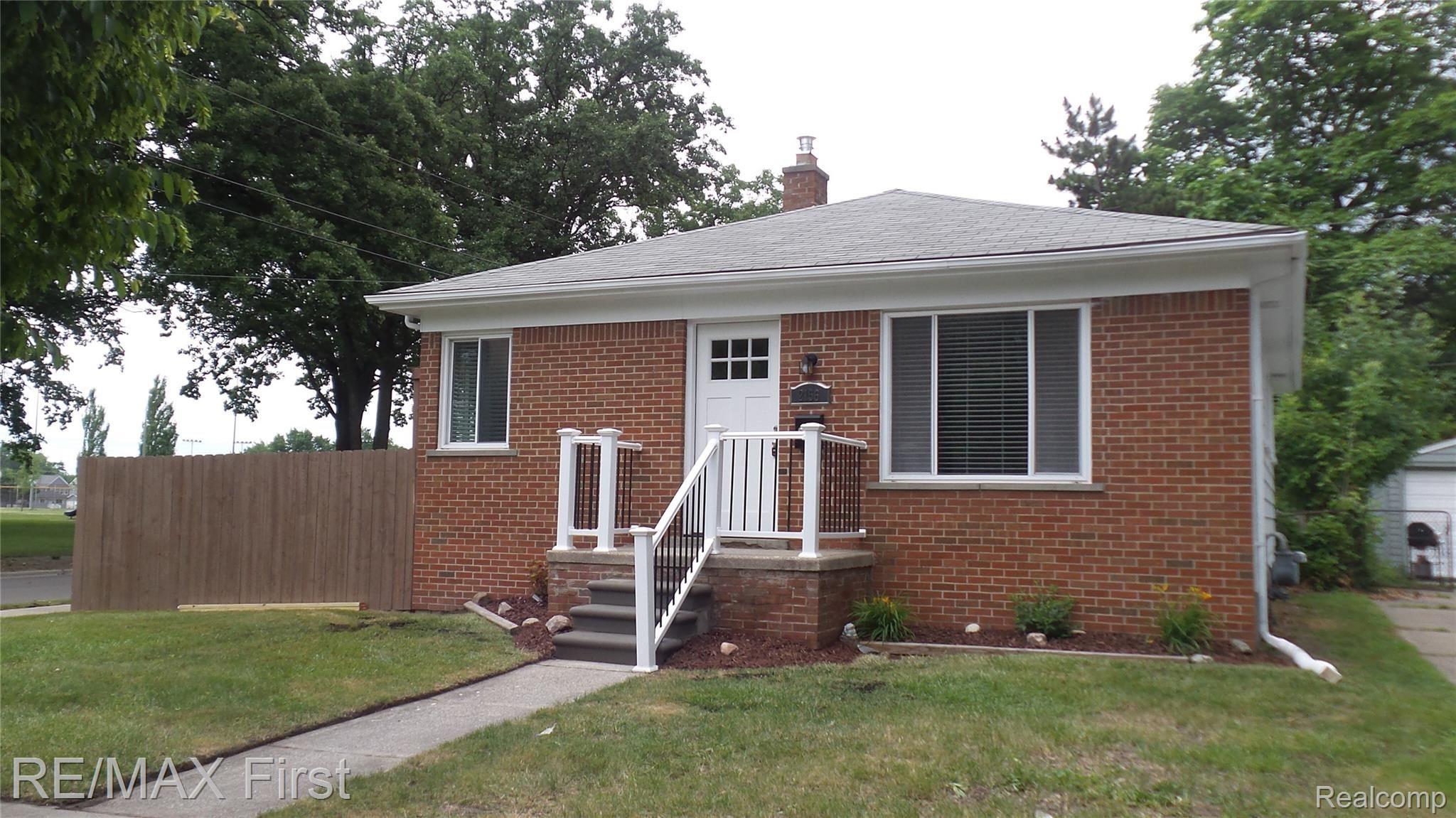 2156 Romeo Street Ferndale, MI 48220 - Photo 1 of 28 20190703_133041.jpg