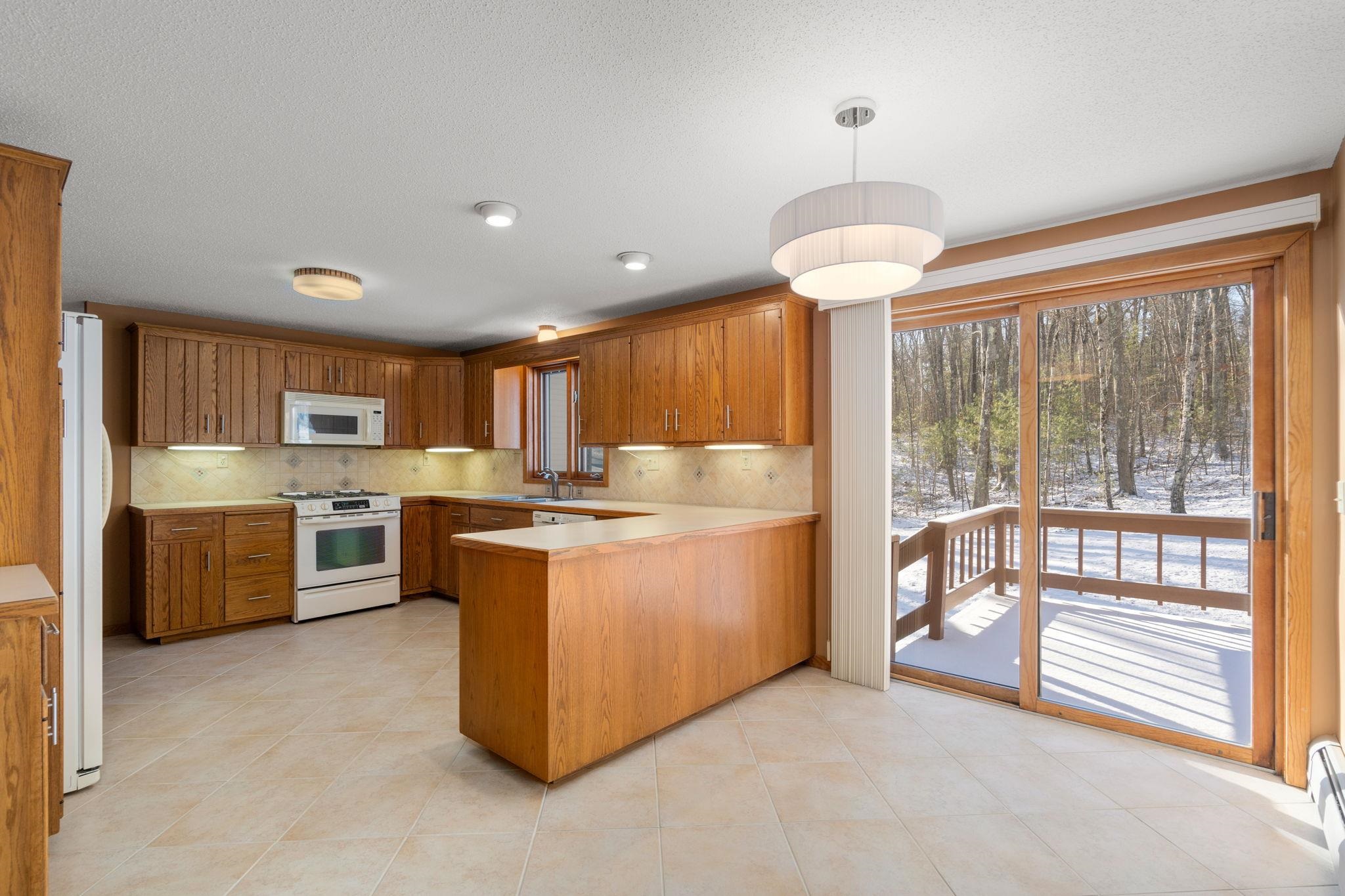 31 Heritage Hill Road Windham, NH 03087 - Photo 3 of 40 Gallery Image 3