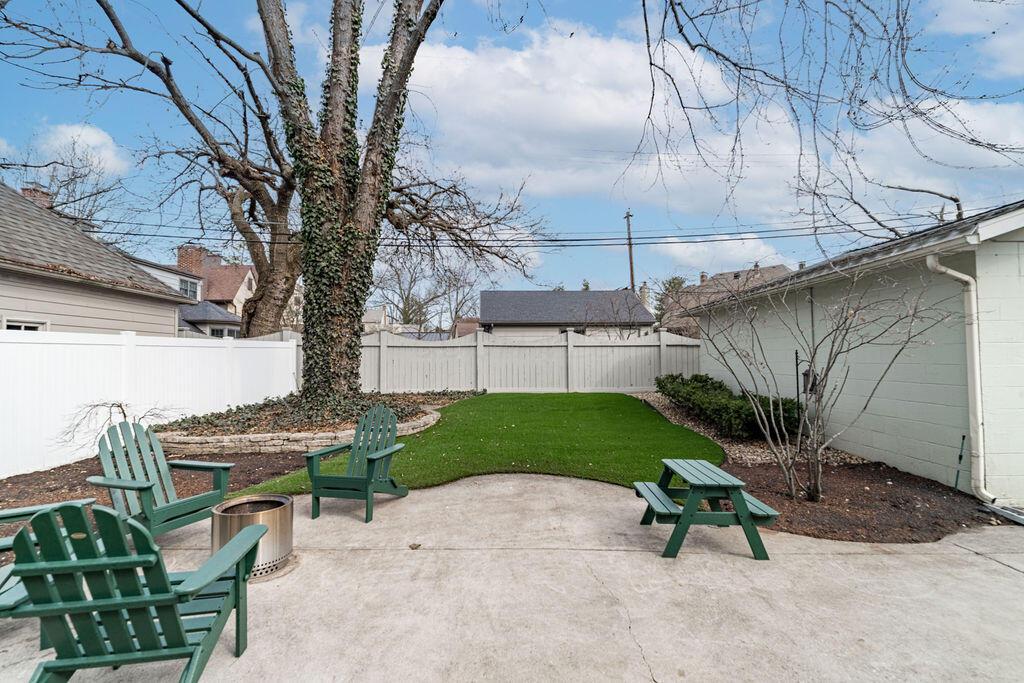1960 Chelsea Road Columbus, OH 43212 - Photo 42 of 60 Maintenance free back yard finished with turf