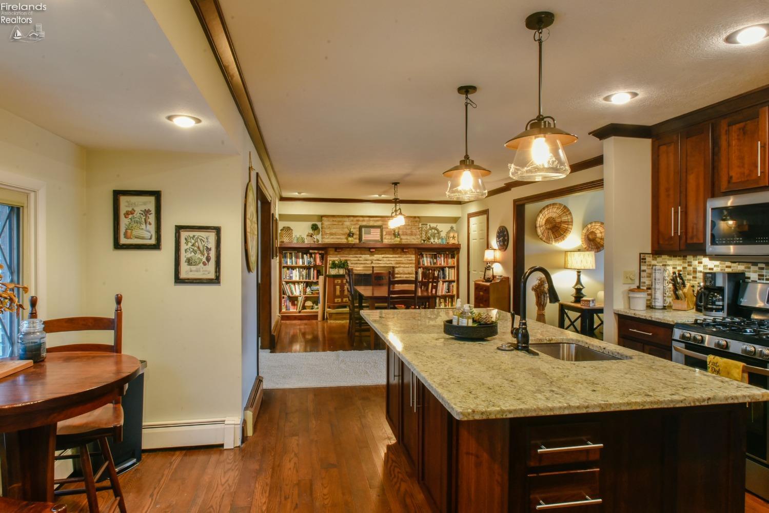 938 Church Road Lakeside Marblehead, OH 43440 - Photo 10 of 31 Gallery Image 10