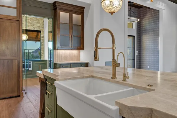 a close view of sink and tap