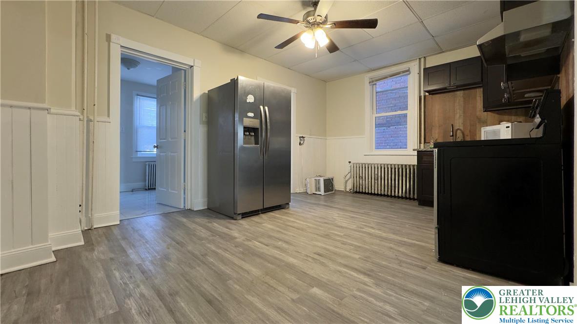 612 East 5th Street Bethlehem, PA 18015 - Photo 4 of 31 Kitchen with Eat-in area