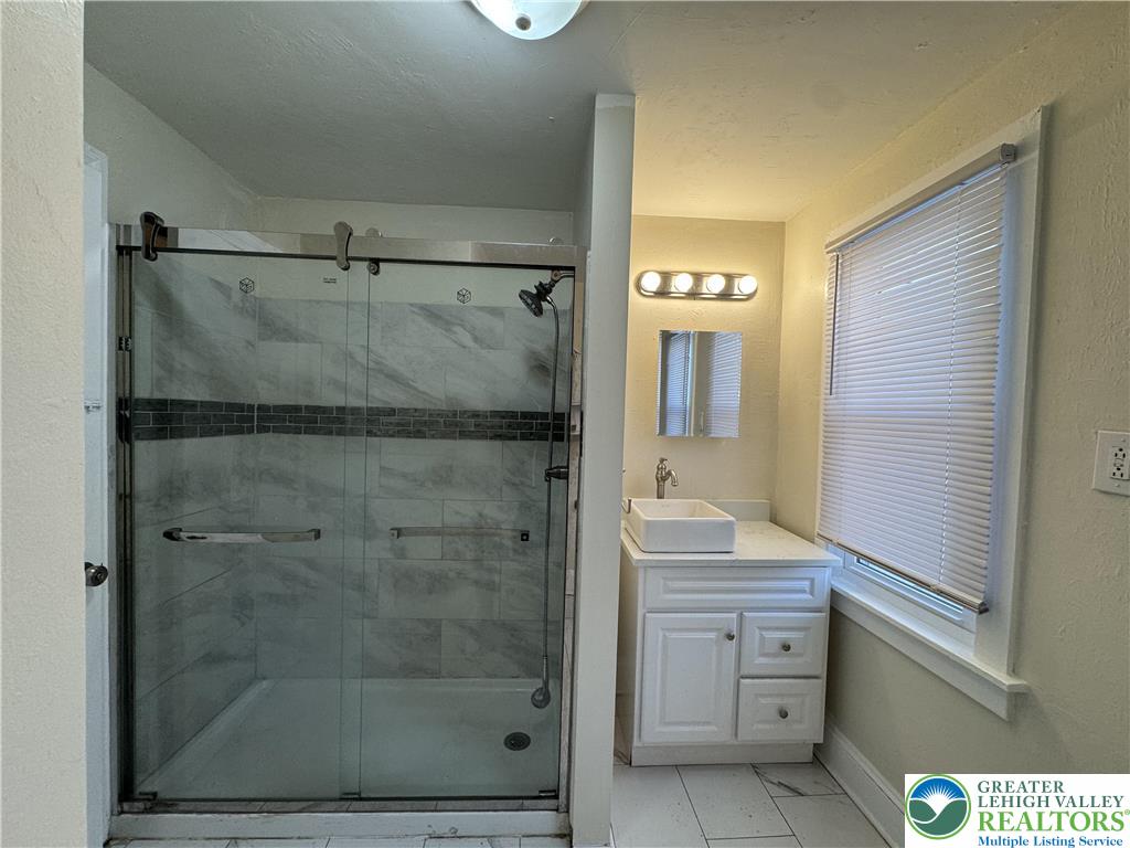 612 East 5th Street Bethlehem, PA 18015 - Photo 9 of 31 1st level Bathroom