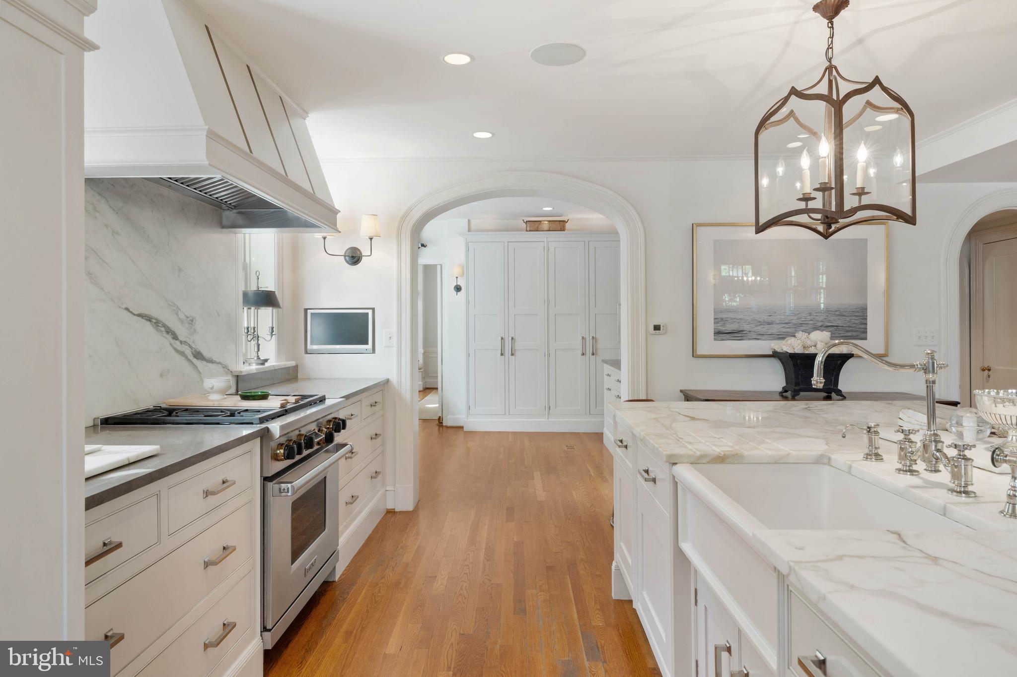 216 Chancery Road Baltimore, MD 21218 - Photo 7 of 72