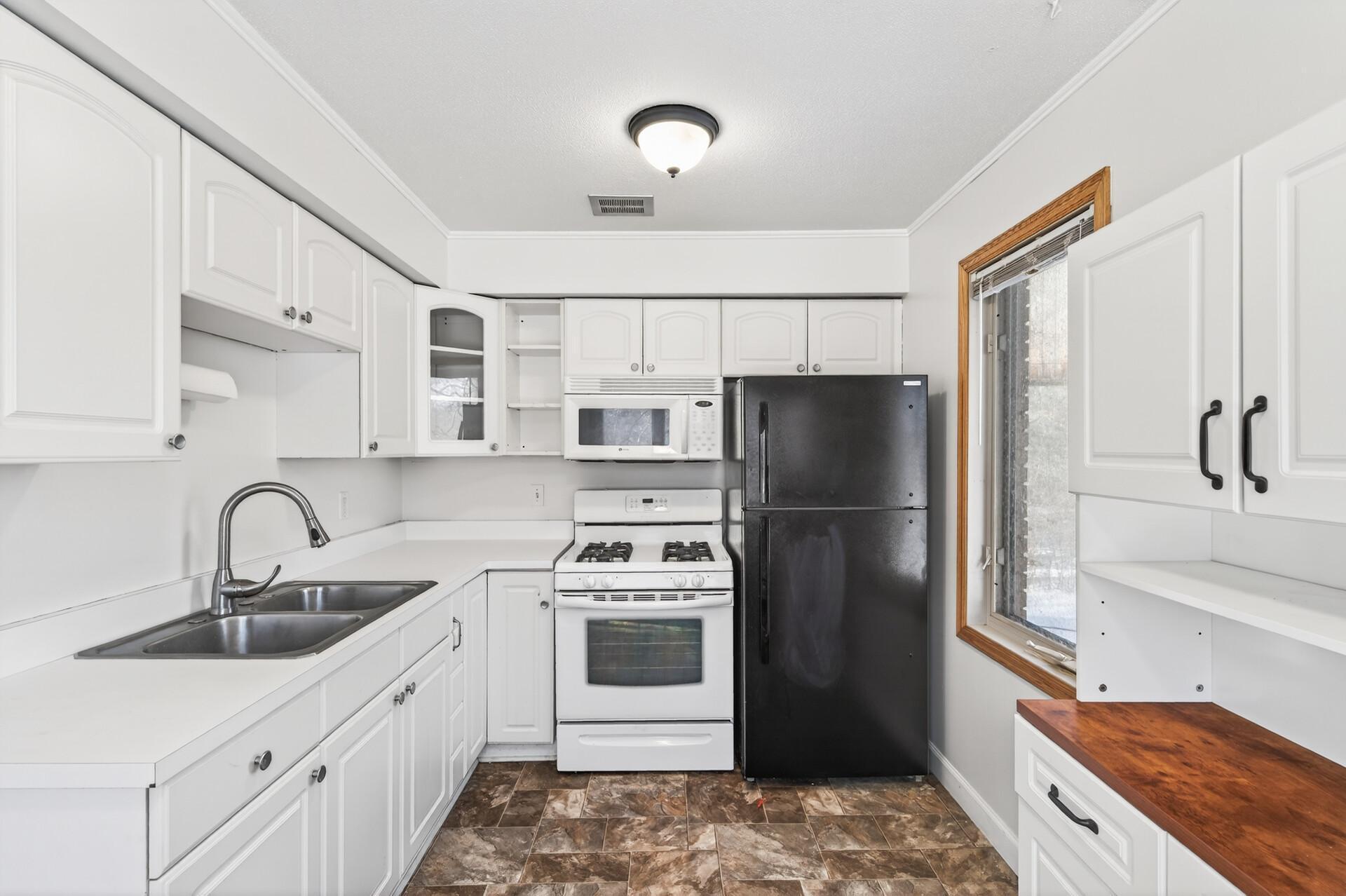 2307 Unity Avenue North Golden Valley, MN 55422 - Photo 11 of 33