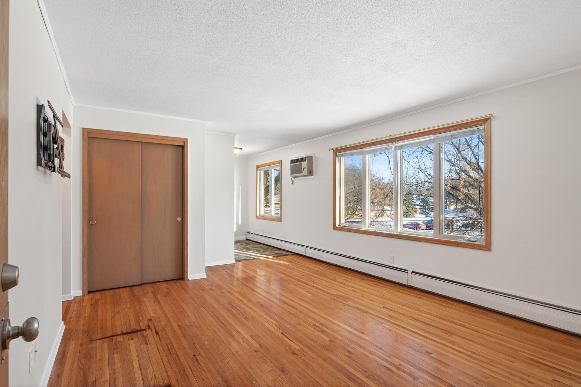 2307 Unity Avenue North Golden Valley, MN 55422 - Photo 5 of 33