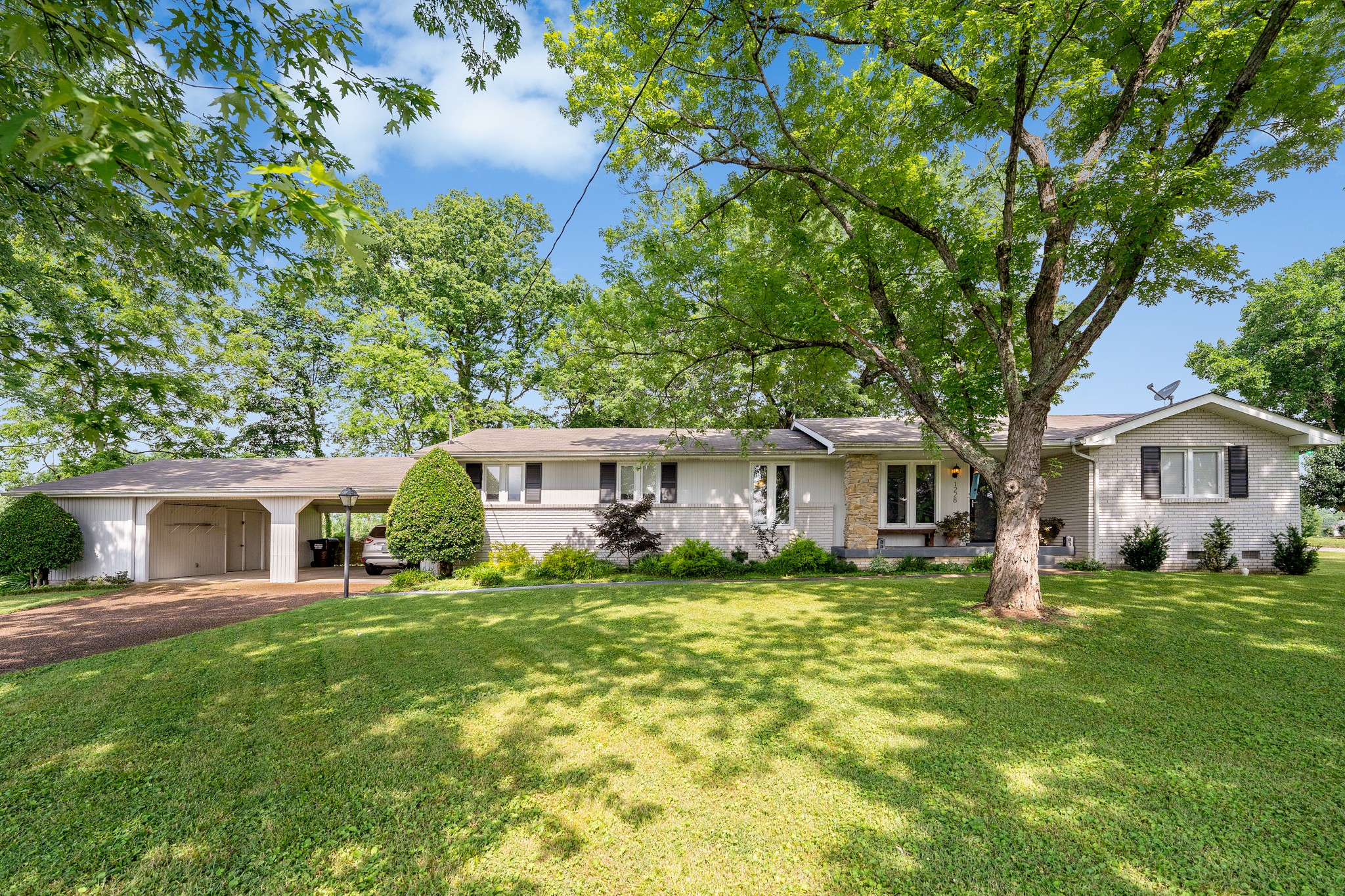 1228 Shawnee Road Madison, TN 37115 - Photo 3 of 40 Gallery Image 3
