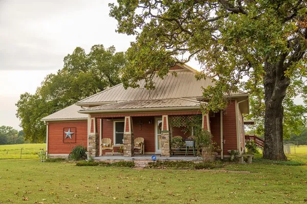 $689,000 | 10374 South 1575th Road, Nevada, MO 64772
