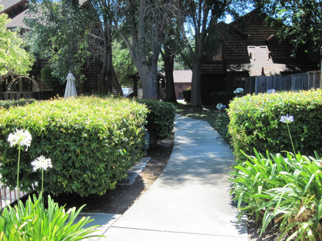 1555 Hecker Pass Road, Unit D102 Gilroy, CA 95020 - Photo 16 of 17 Gallery Image 16