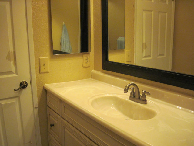 1555 Hecker Pass Road, Unit D102 Gilroy, CA 95020 - Photo 8 of 17 Gallery Image 8