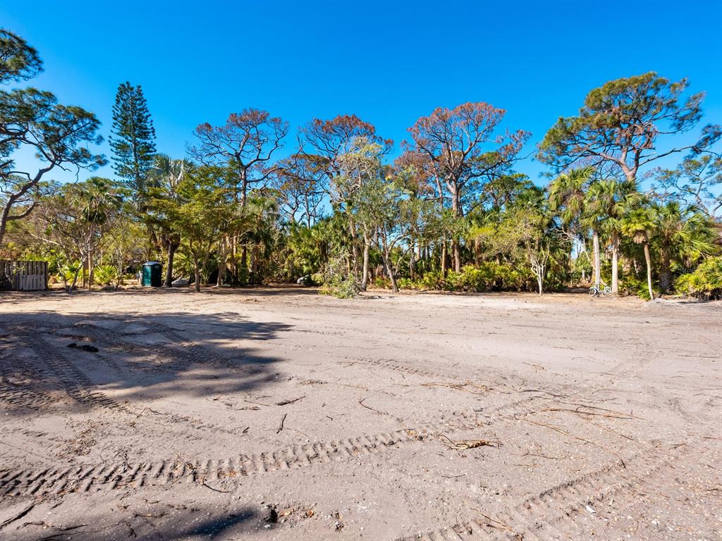 7219 Pine Needle Road Sarasota, FL 34242 - Photo 9 of 30 a view of a yard