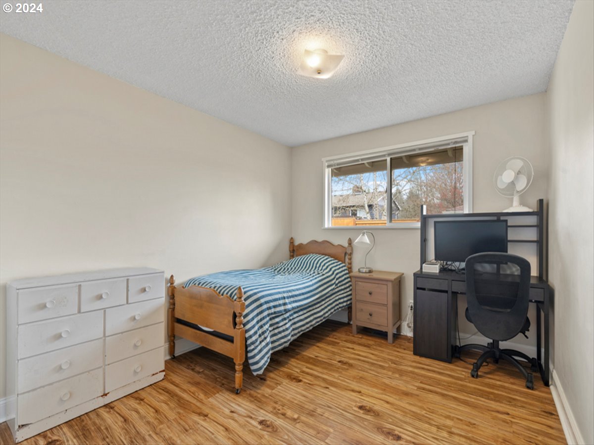 14075 Southwest Rochester Drive Beaverton, OR 97008 - Photo 19 of 25 Bedroom
