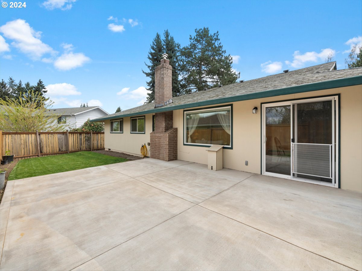 14075 Southwest Rochester Drive Beaverton, OR 97008 - Photo 21 of 25 Backyard
