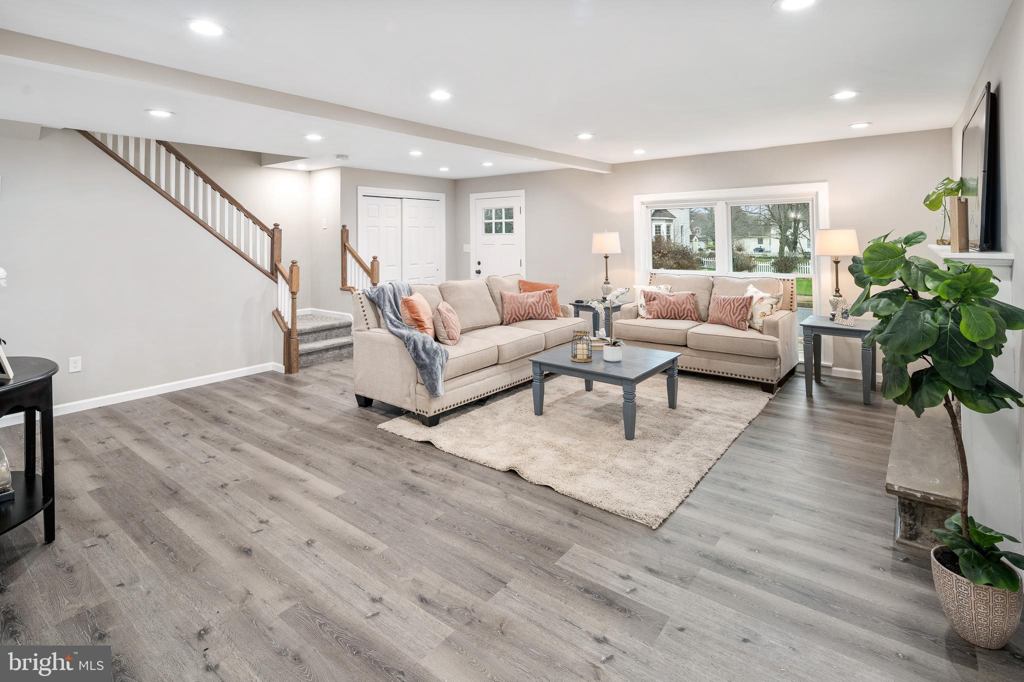 425 Lakeview Avenue Pitman, NJ 08071 - Photo 3 of 37