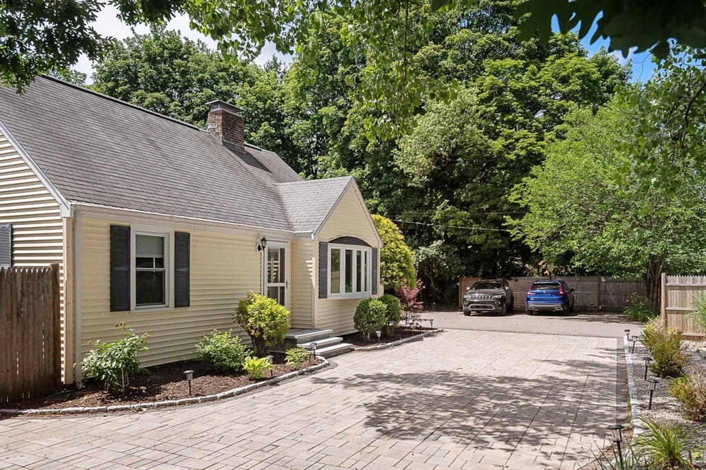 389 Commonwealth Road Wayland, MA 01778 - Photo 2 of 29