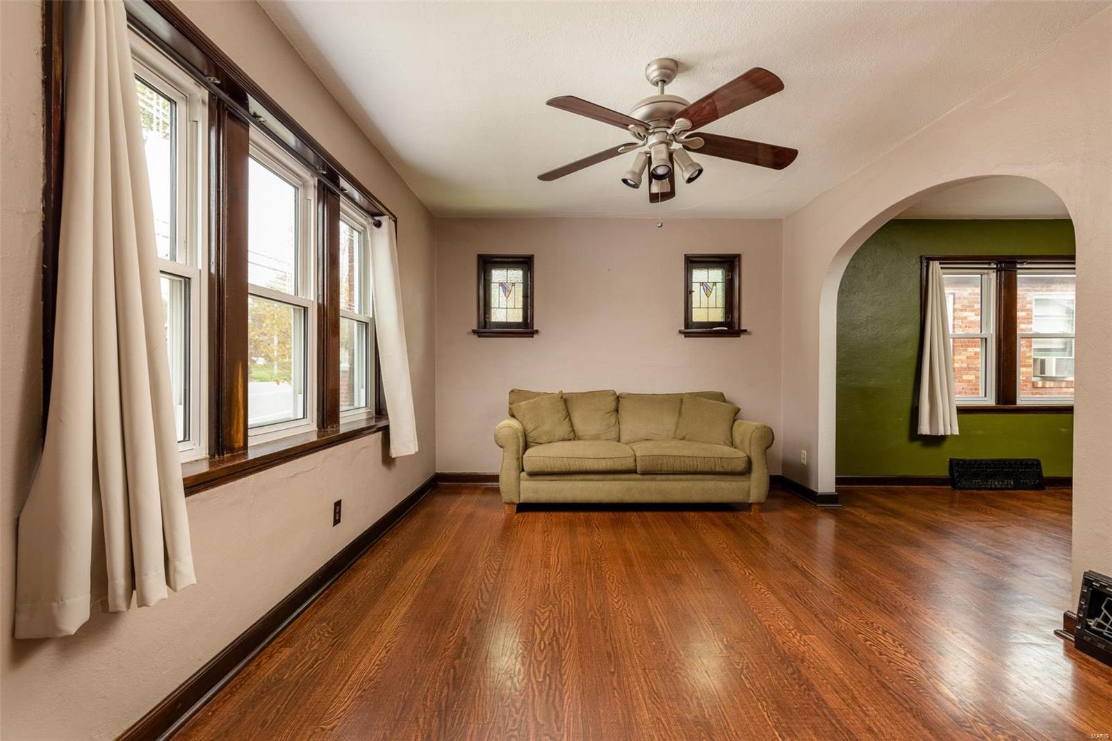 9316 MacKenzie Road St. Louis, MO 63123 - Photo 5 of 19 Gallery Image 5