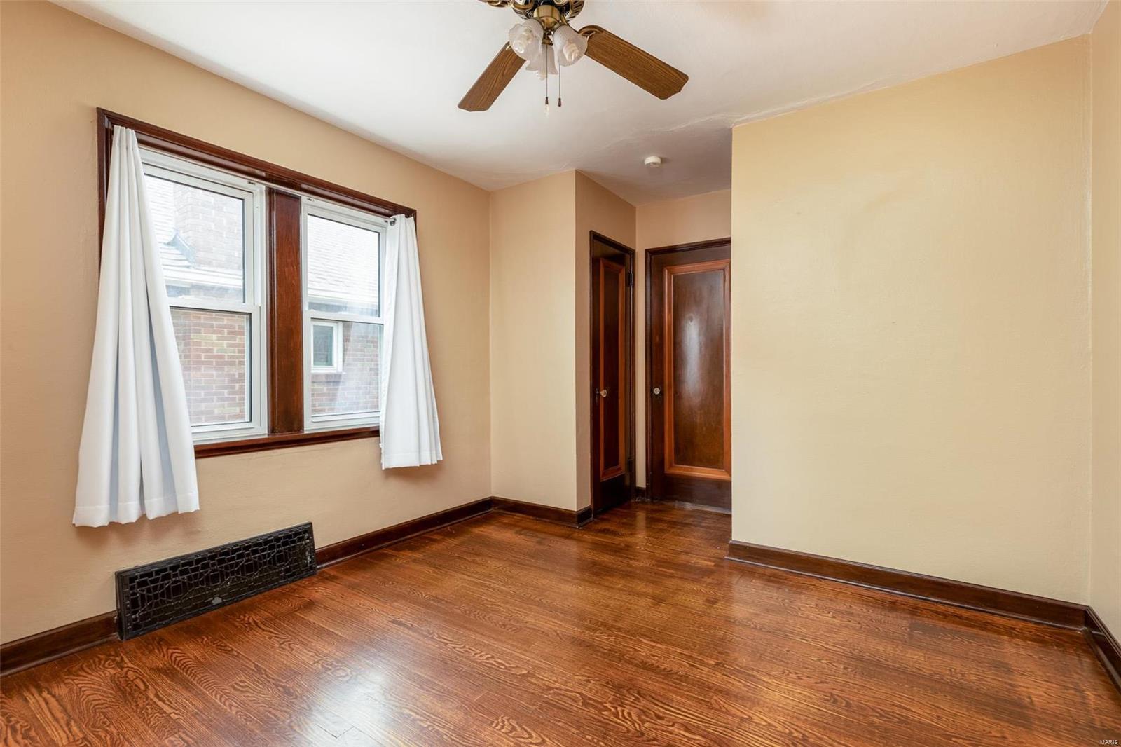 9316 MacKenzie Road St. Louis, MO 63123 - Photo 8 of 19 Gallery Image 8