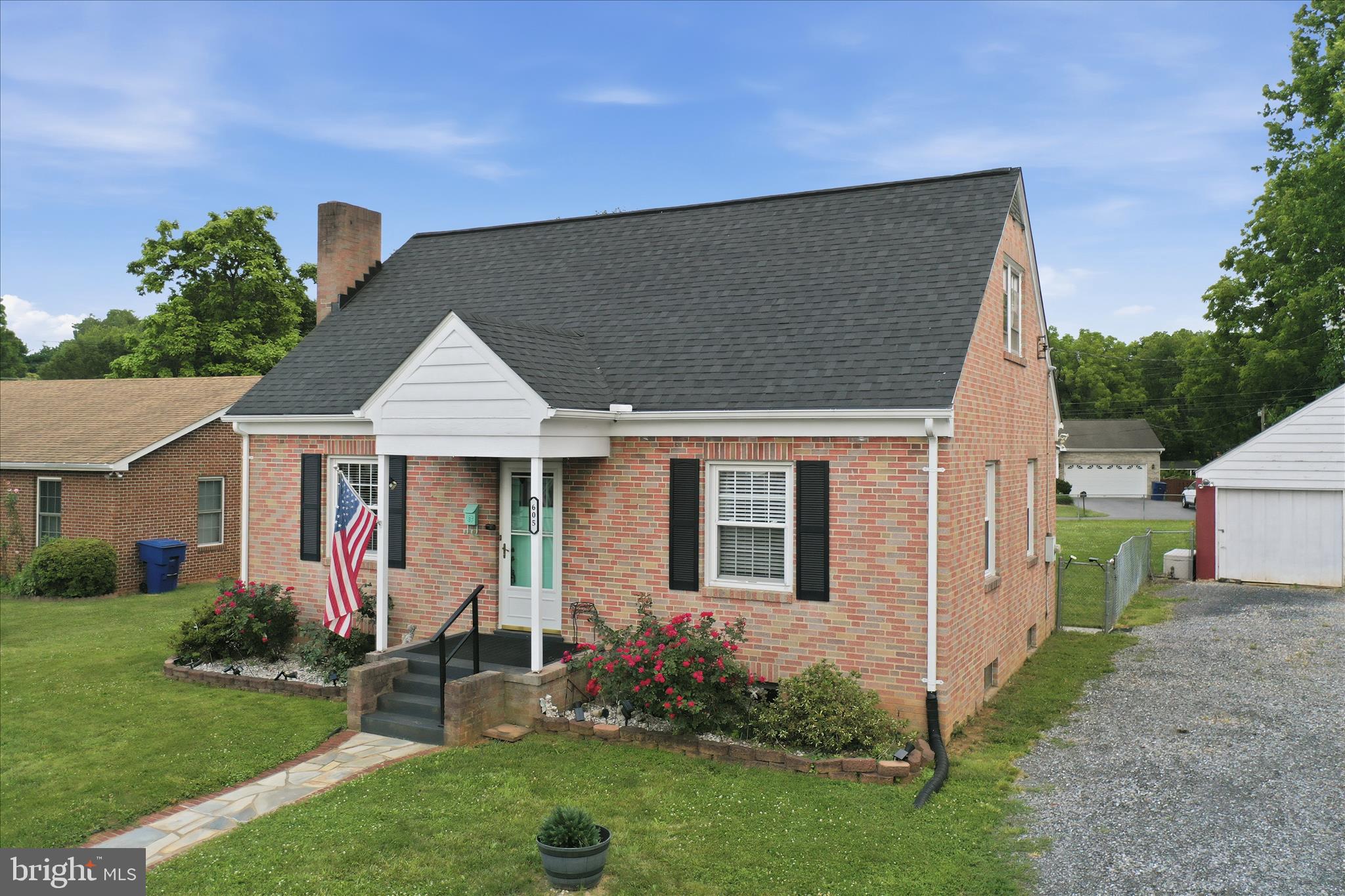 605 Stockton Road Front Royal, VA 22630 - Photo 6 of 54 Beautiful mature rose bushes on property