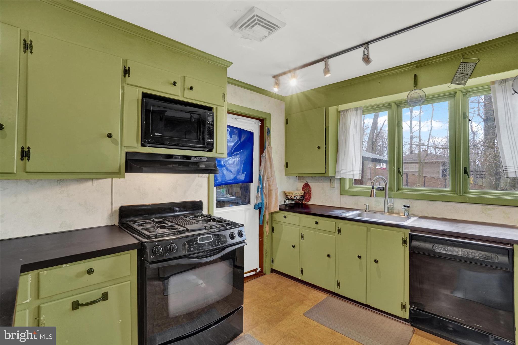 251 Greendale Road York, PA 17403 - Photo 12 of 31