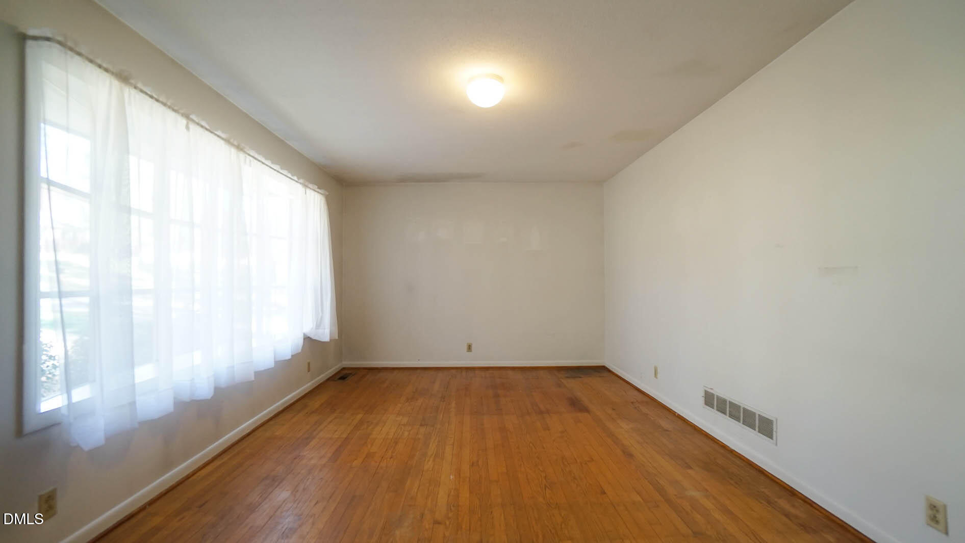 3916 Ingram Drive Raleigh, NC 27604 - Photo 5 of 32 Living Room