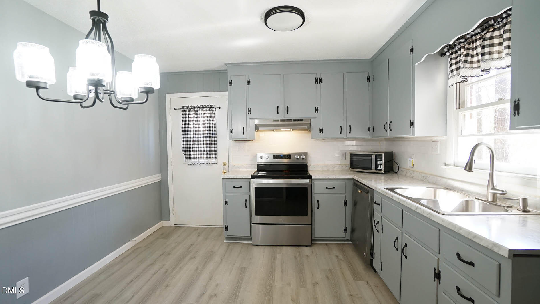 3916 Ingram Drive Raleigh, NC 27604 - Photo 6 of 32 Eat in Kitchen