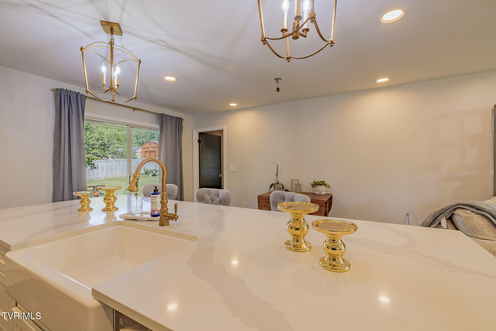 3222 Marbleton Road Unicoi, TN 37692 - Photo 10 of 40 1R9A6273-HDR