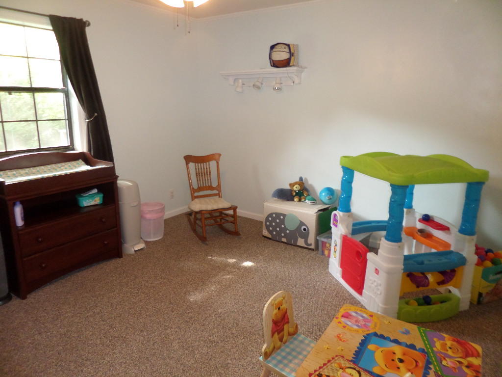 110 Claremont Road Oak Ridge, TN 37830 - Photo 16 of 30 Bedroom 2
