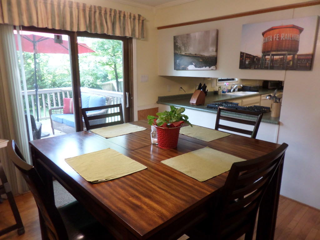 110 Claremont Road Oak Ridge, TN 37830 - Photo 5 of 30 Kitchen Eating Area
