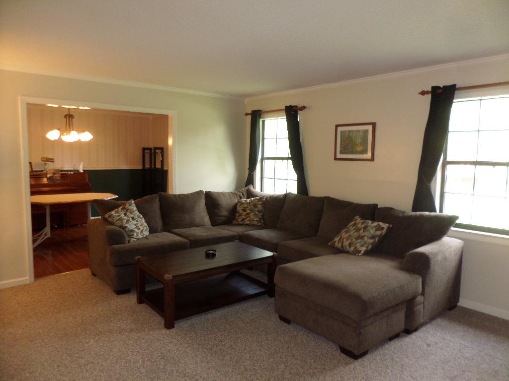 110 Claremont Road Oak Ridge, TN 37830 - Photo 9 of 30 Living Room