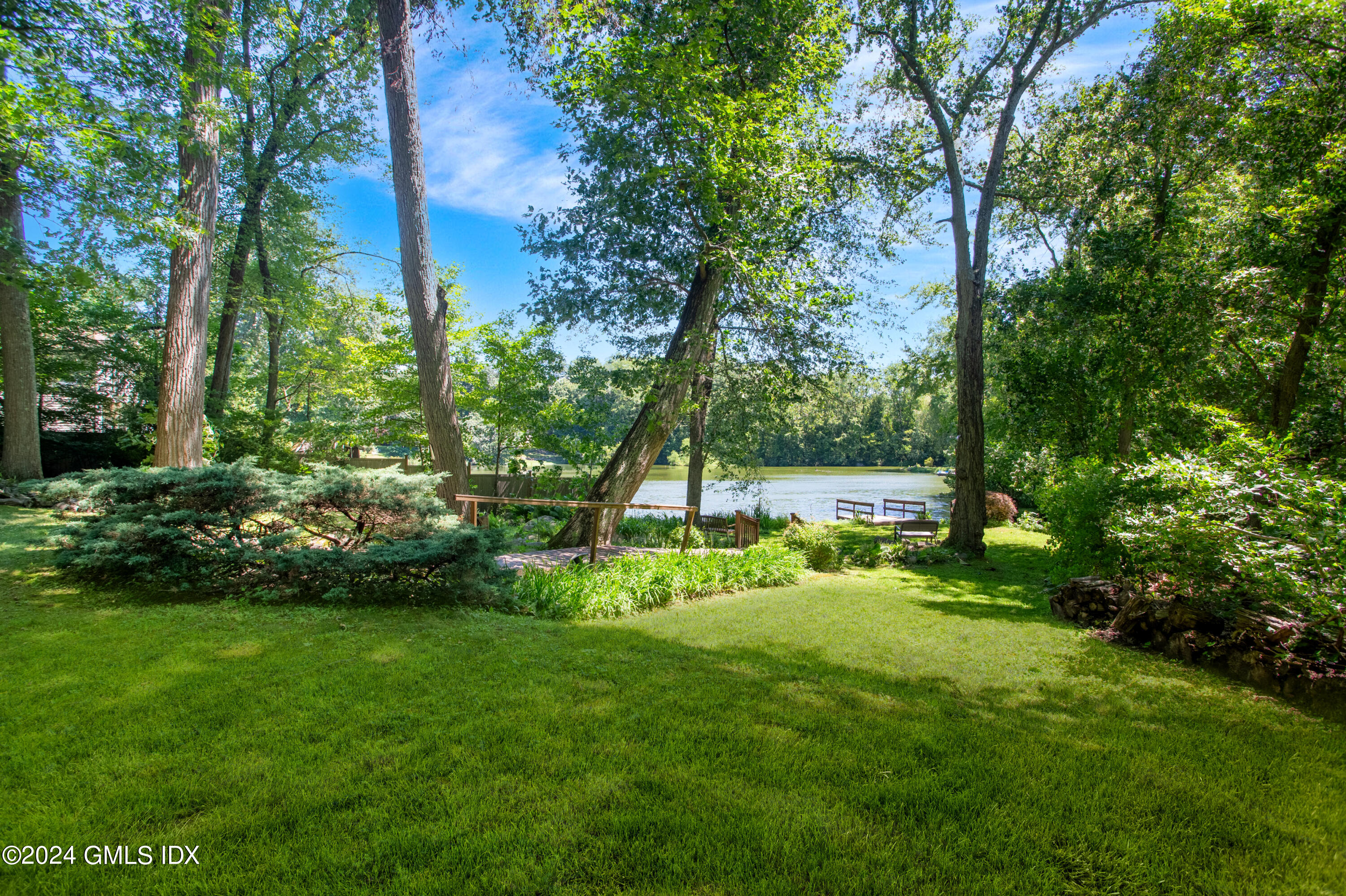 45 Cousins Road Stamford, CT 06903 - Photo 14 of 23 a view of backyard with green space
