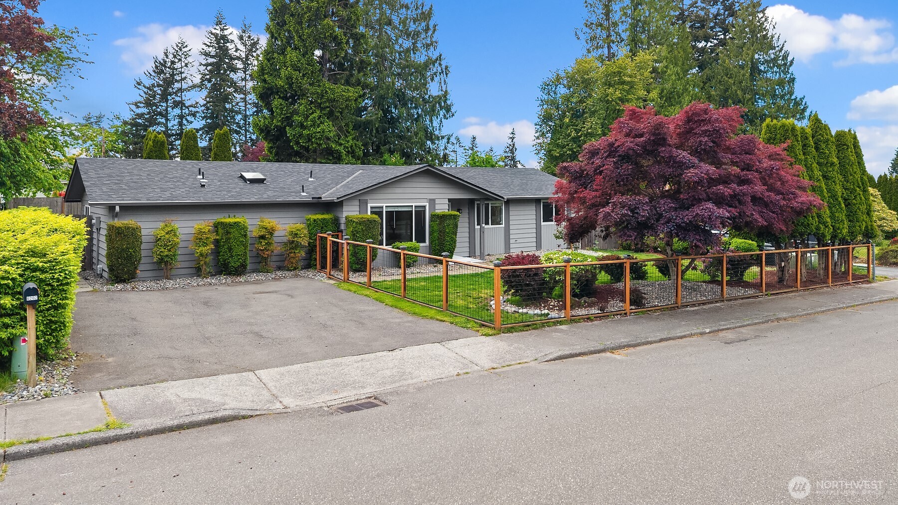 6208 Sycamore Place Everett, WA 98203 - Photo 1 of 30