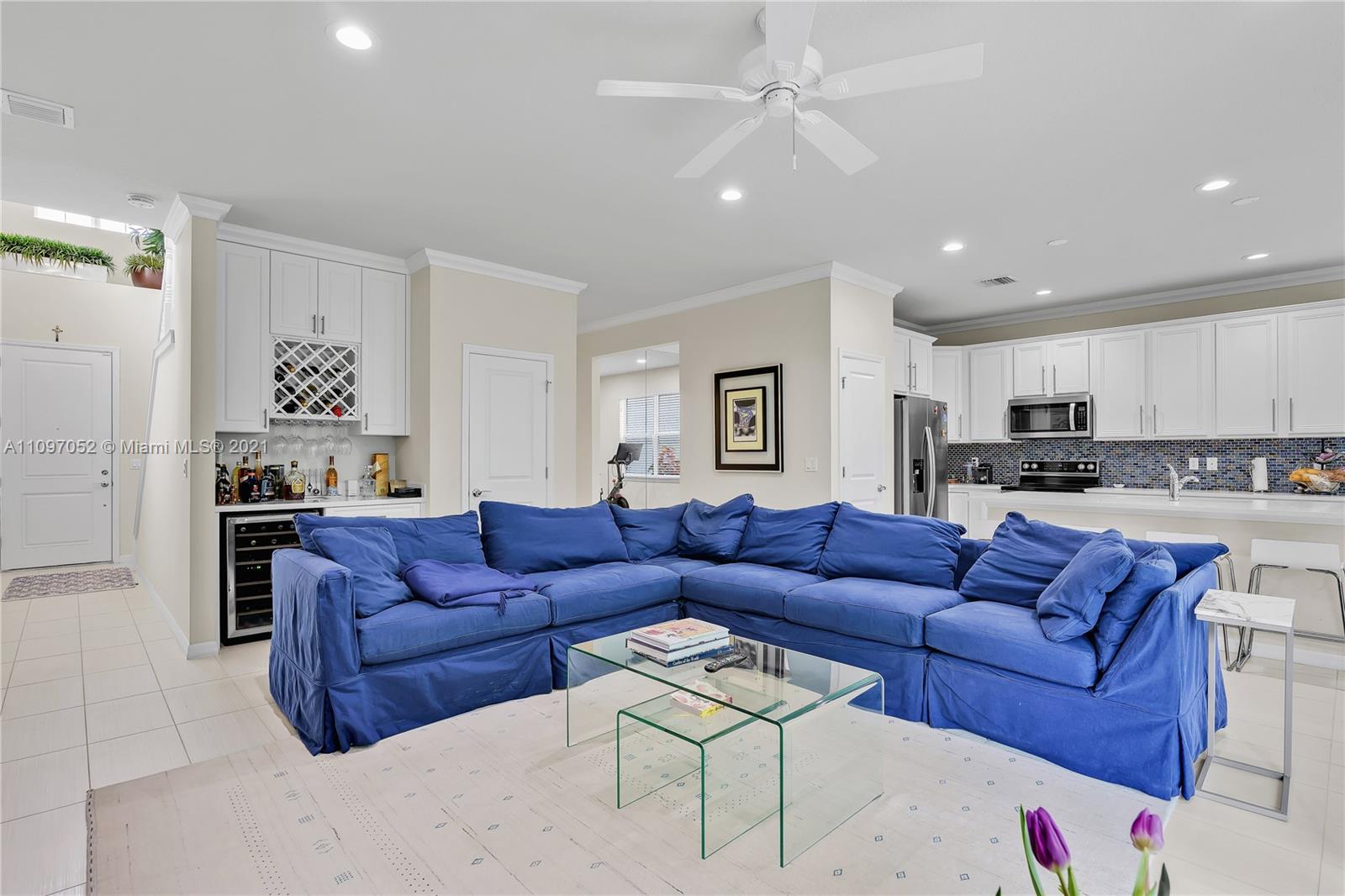 4325 Large Leaf Lane Hollywood, FL 33021 - Photo 20 of 42 a living room with furniture and kitchen view
