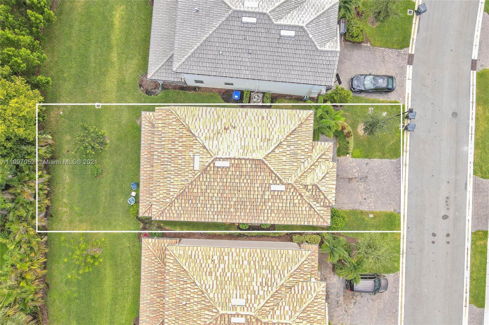 4325 Large Leaf Lane Hollywood, FL 33021 - Photo 8 of 42 a bathroom with a window and a shower