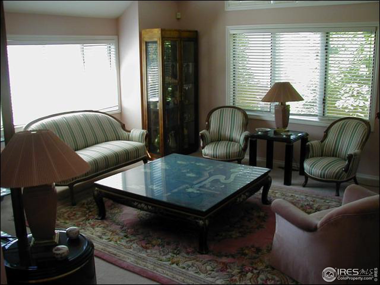 7223 Four Rivers Road Boulder, CO 80301 - Photo 3 of 12 a living room with furniture and a window