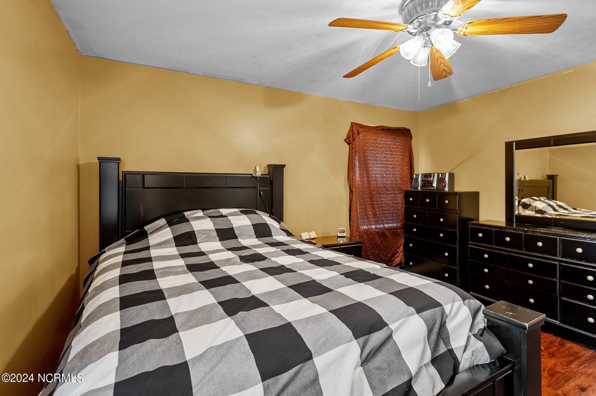 1712 Ridgeway Street West Wilson, NC 27893 - Photo 23 of 55 Principle bedroom