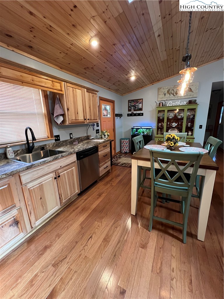 229 Spring Brook Road Newland, NC 28657 - Photo 8 of 38 Gallery Image 8