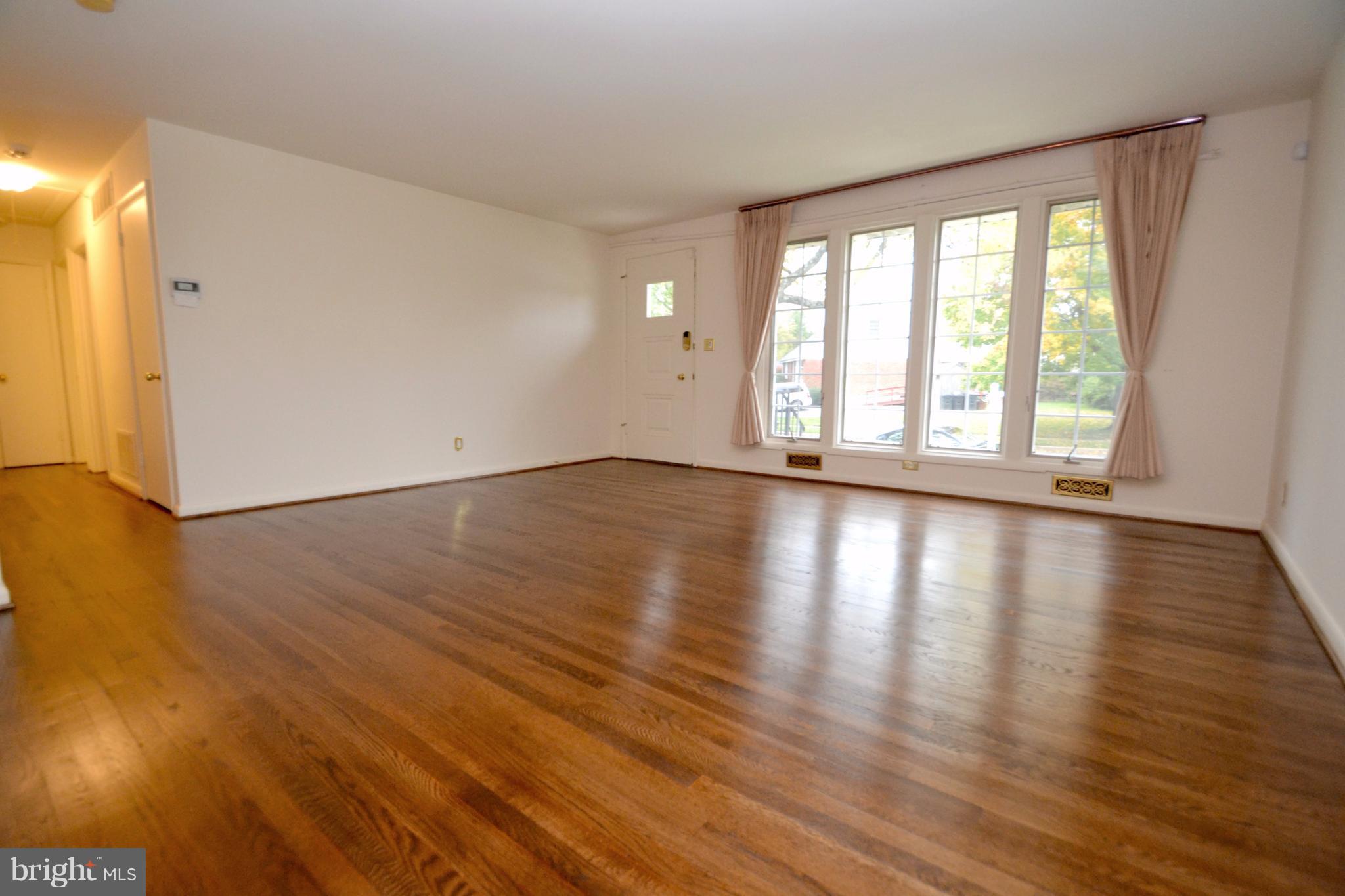 3703 Eastman Road Randallstown, MD 21133 - Photo 3 of 29 Living Room / Dining Room Combo