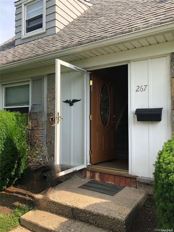 267 Haypath Road Old Bethpage, NY 11804 - Photo 14 of 22