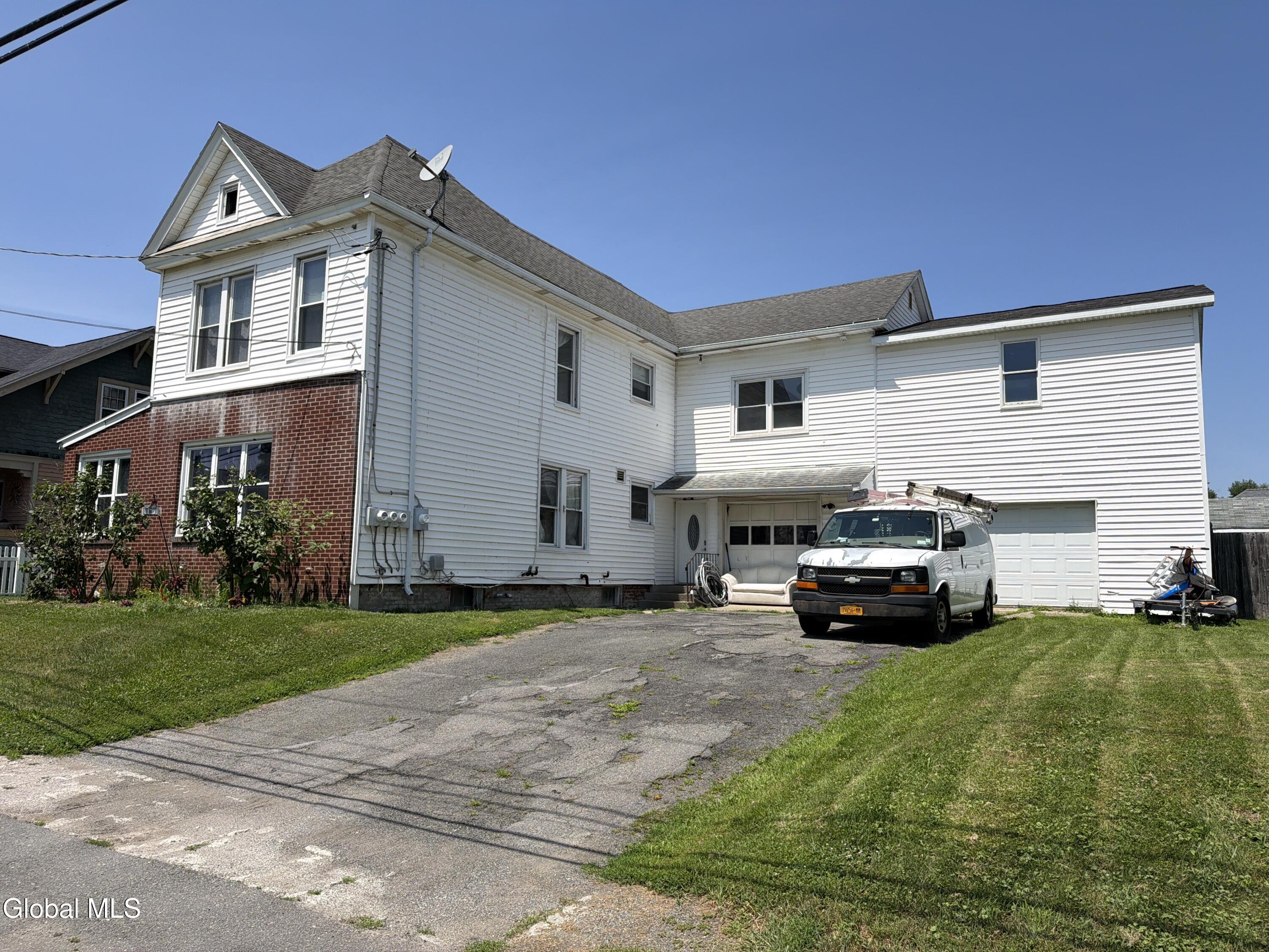 11 Hemstreet Road Mechanicville, NY 12118 - Photo 1 of 20 image