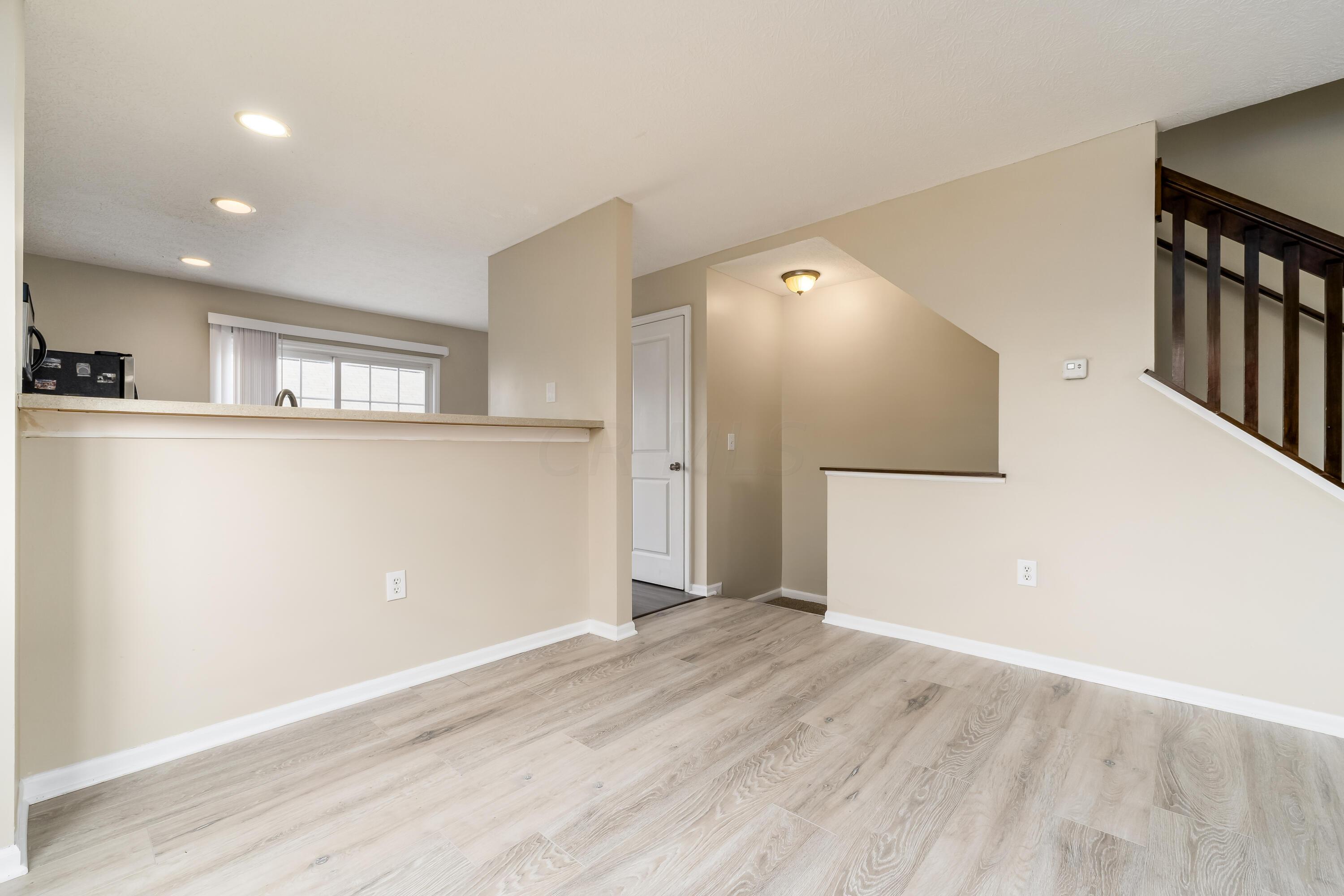 6286 Needletail Road, Unit 286286 Columbus, OH 43230 - Photo 16 of 33 S_-_6286_Needletrail_Rd_-_028