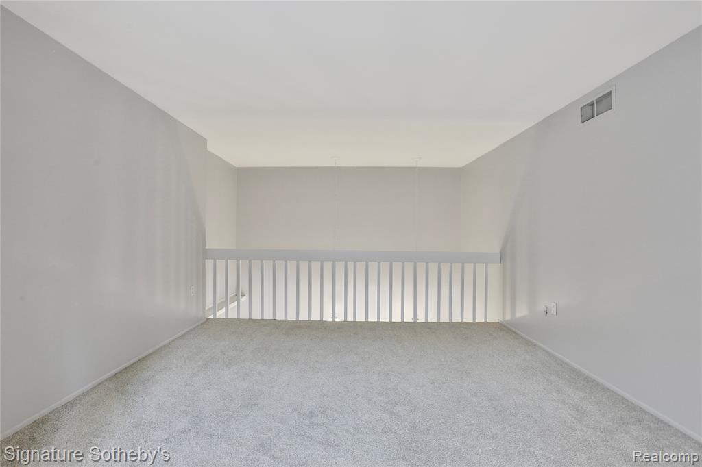 5025 Crooks Road, Unit 42 Royal Oak, MI 48073 - Photo 13 of 19