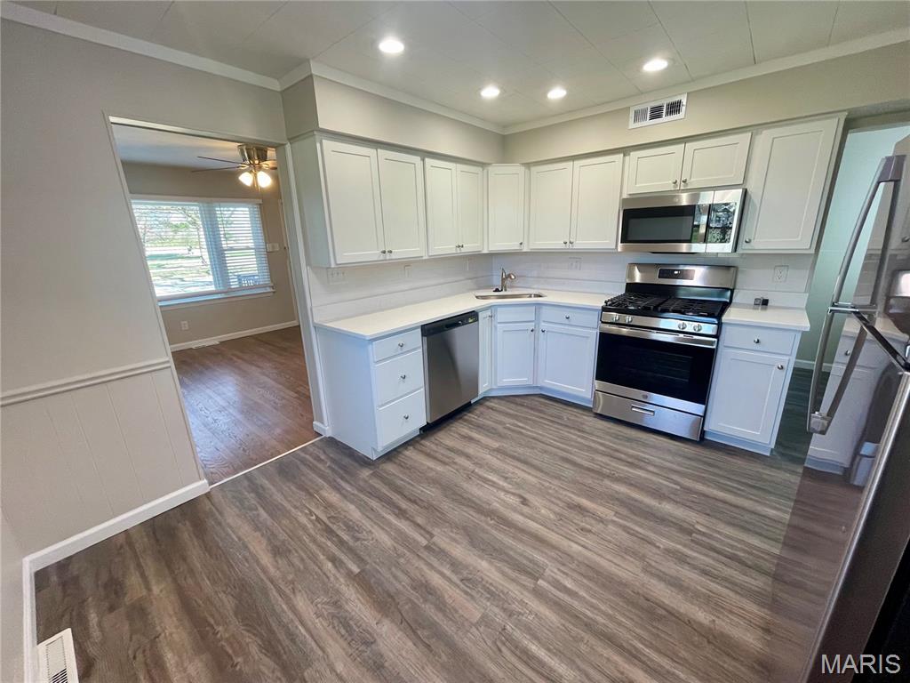 4224 Ashby Road St. Ann, MO 63074 - Photo 6 of 17