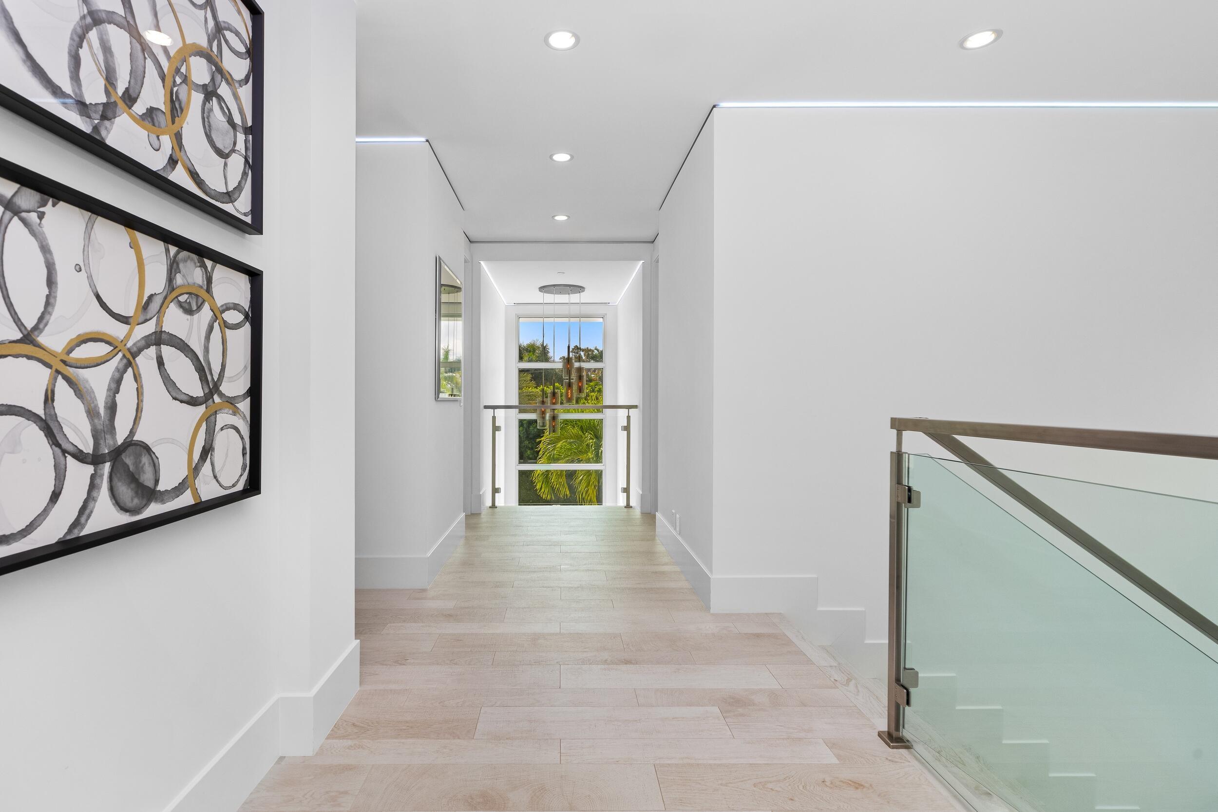 1005 Bucida Road Delray Beach, FL 33483 - Photo 26 of 58 Hallway Upper 1