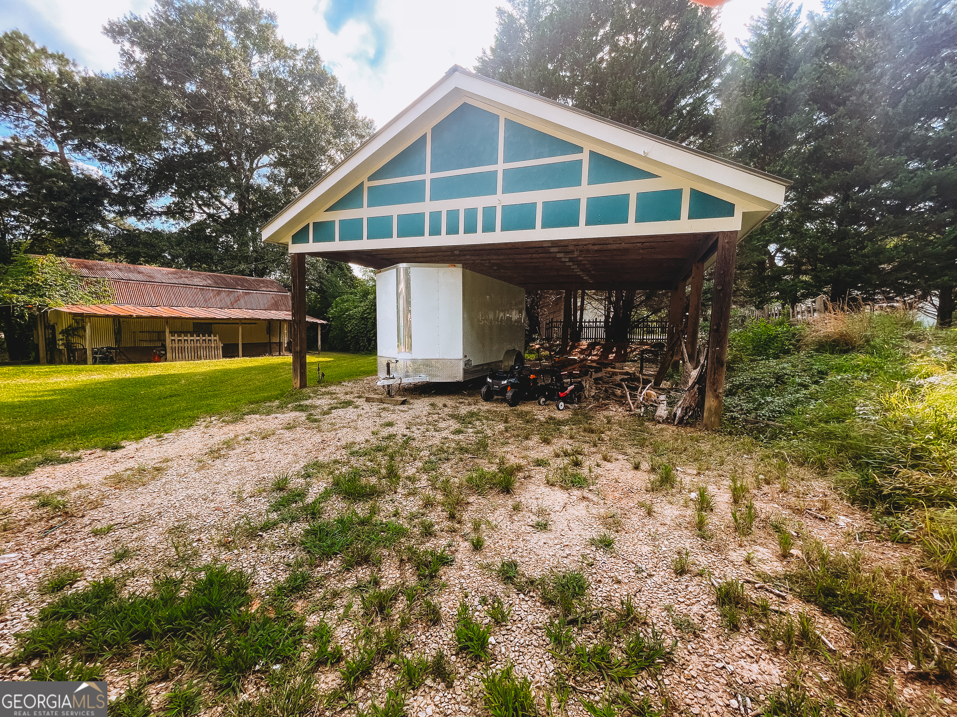 178 Mitchell Street Toccoa, GA 30577 - Photo 12 of 70 a front view of a house with garden