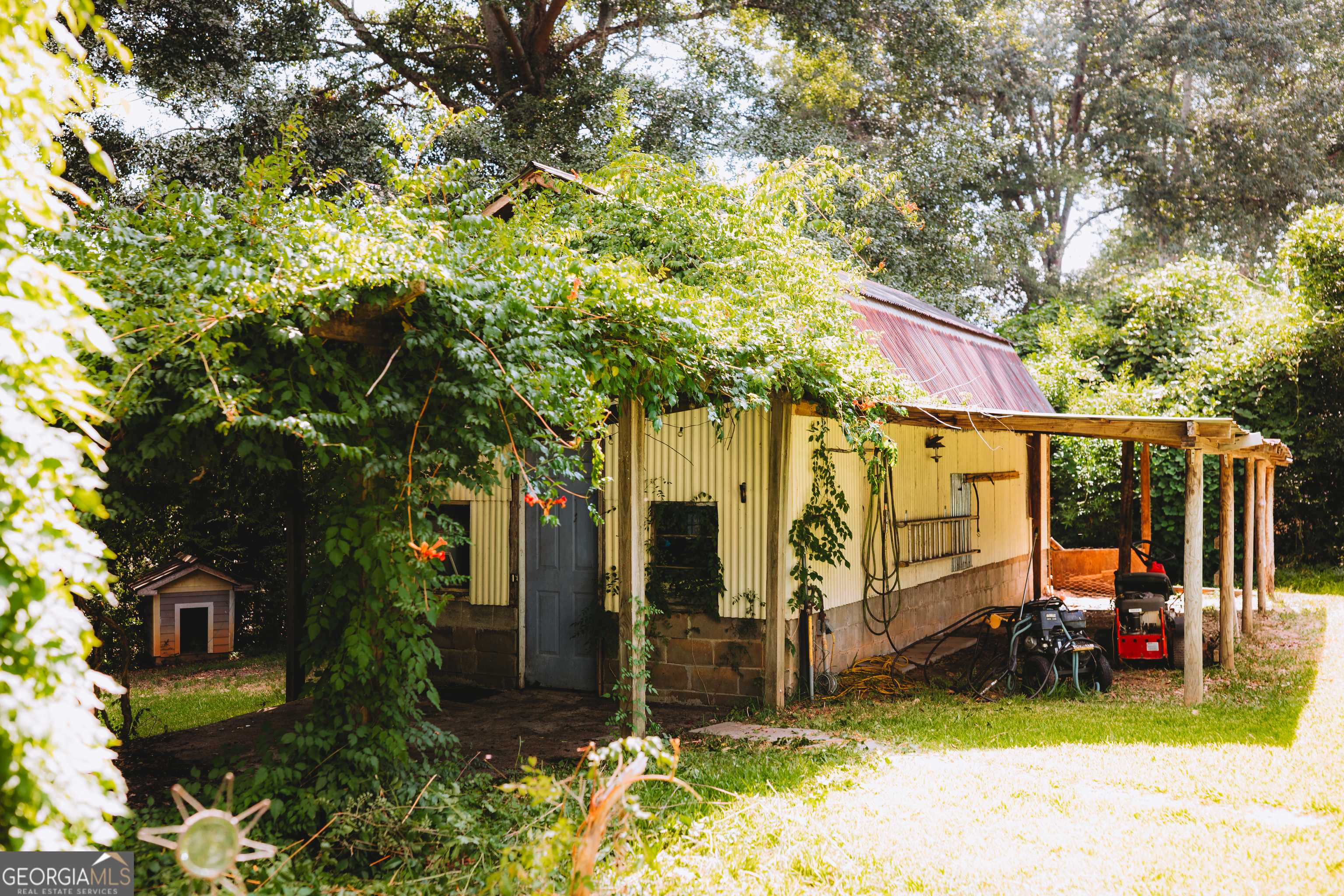 178 Mitchell Street Toccoa, GA 30577 - Photo 19 of 70 a view of a car park in front of house