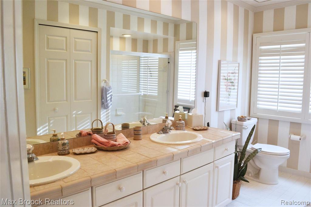 3795 Warwick Drive Rochester Hills, MI 48309 - Photo 37 of 51