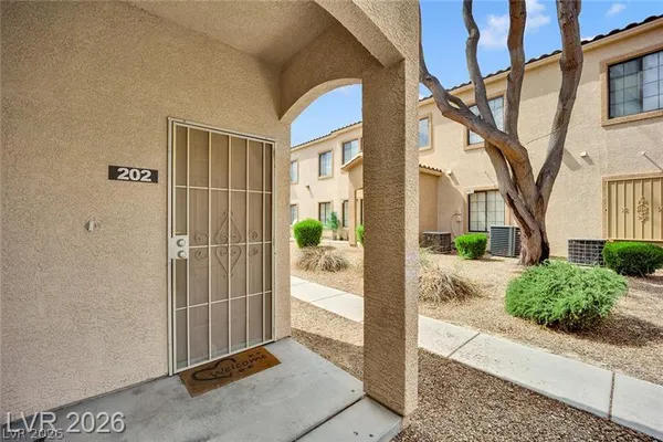 $1,095 | 2111 Hussium Hills Street, Unit 202, Las Vegas, NV 89108