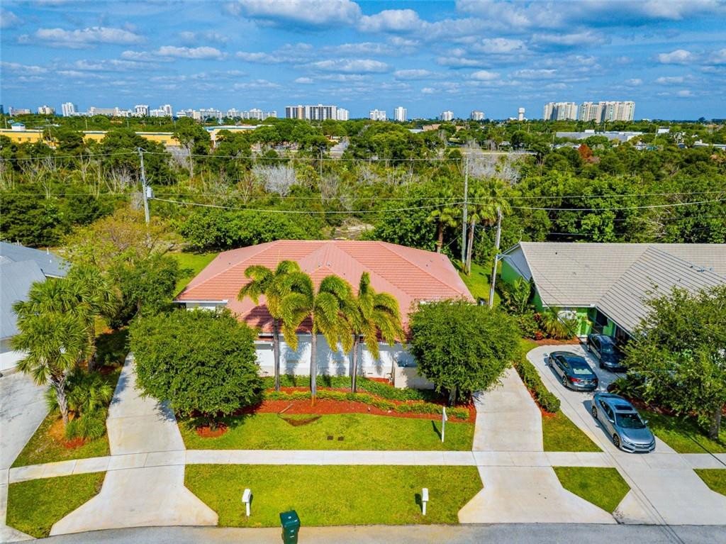 52 Lariat Circle Boca Raton, FL 33487 - Photo 2 of 22 Exterior front