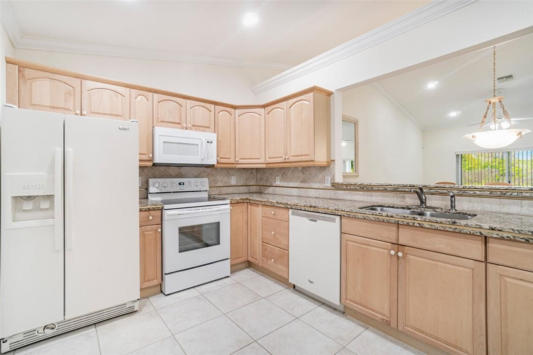 52 Lariat Circle Boca Raton, FL 33487 - Photo 8 of 22 Photo 8